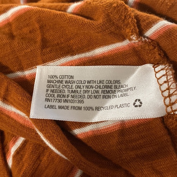 Universal Thread Orange & White Stripe Monterey V-Neck Front Pocket T-Shirt - Picture 4 of 4